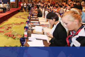 英伦分析师在大型讲座作行情分析支援