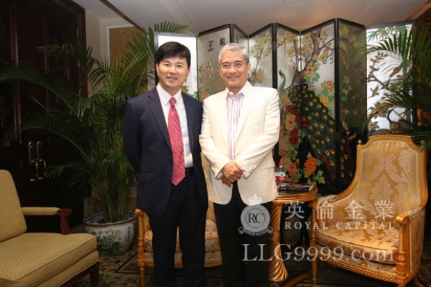 对于中国楼市，郎咸平表示：楼市目前是比股市和黄金较好的投资方式