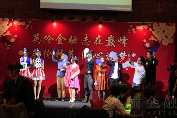 同时具备精英管理团队