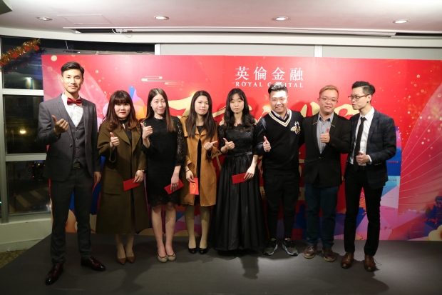 业绩奖销售团队合照