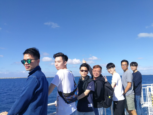 英伦金融享受暖和日光