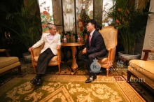郎咸平分析道：2012年，美国经济领先全世界回暖