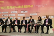 中国黄金协会会长宋鑫发表了题为适应新常态