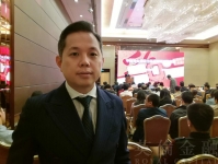 英伦金融研究部主管wayne出席