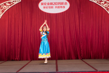 来自云南少数民族的舞蹈表演