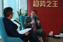 Jeffrey拥有四十多年的商品研究经验，是商品界传奇人物