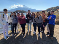 英伦金融参与当地一天导游团，幸见日本名山 富士山的全貌。